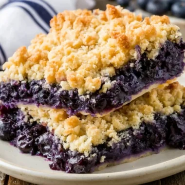 Delicious fresh blueberry crisp served in a baking dish